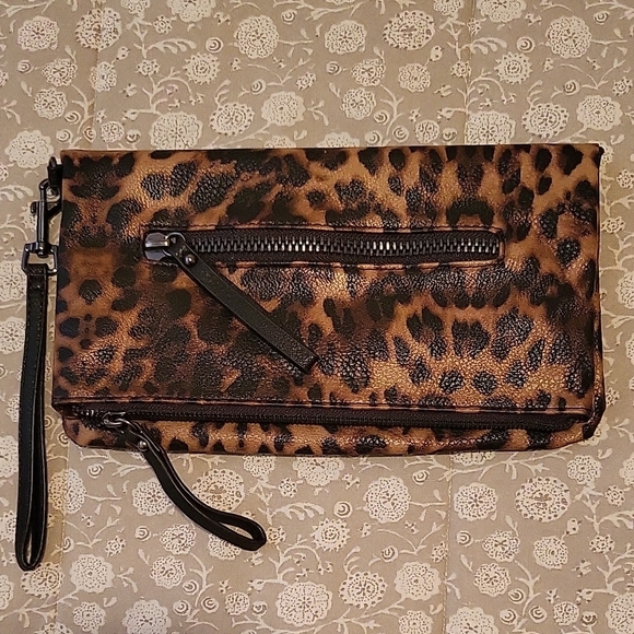 NEW Faux-Leather Leopard Print Clutch with Wristlet Strap - Picture 3 of 14